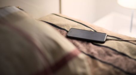 Γιατί δεν πρέπει να φορτίζουμε το κινητό μας όλη την νύχτα