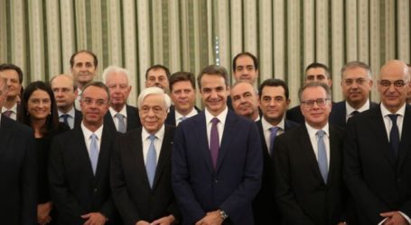 “Οδηγός επιβίωσης” για κυβερνητικά στελέχη από Μητσοτάκη