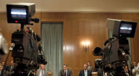 Οι πρώτες κινήσεις της κυβέρνησης στο «μικροσκόπιο» του Guardian: «Ο Μητσοτάκης έχει βάλει τις μηχανές στο φουλ»