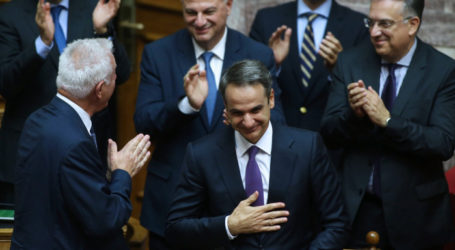 Μία Βουλή χωρίς κραυγές -Η αλλαγή που επιβάλλει στον Τσίπρα το στιλ Μητσοτάκη