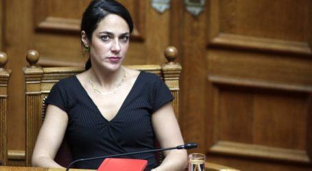 Δόμνα Μιχαηλίδου: 2.000 ευρώ για κάθε γέννα από το 2020 – Έξτρα κίνητρα για τους κάτω των 30