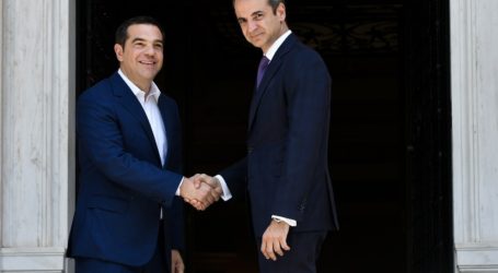 Ήρεμη και… γρήγορη η τελετή παράδοσης – παραλαβής στο Μέγαρο Μαξίμου