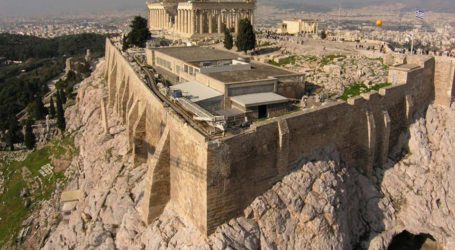 Times: Απόφαση – ορόσημο για τα γλυπτά του Παρθενώνα ο επαναπατρισμός της Μετόπης από το Λούβρο