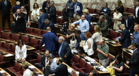 Τροπολογίες τελευταίας στιγμής στα εργασιακά – Αποχώρησαν από τη Βουλή ΣΥΡΙΖΑ, ΚΙΝΑΛ, ΚΚΕ, ΜεΡΑ25