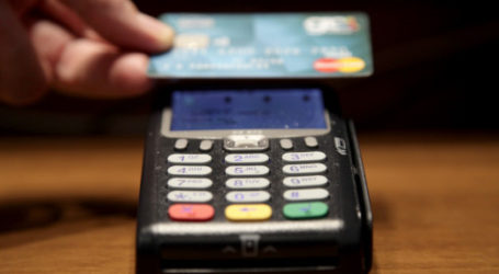Αλλαγές στις πληρωμές με κάρτα – Οι νέοι κανόνες στις ανέπαφες συναλλαγές