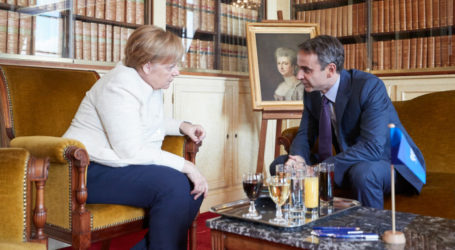 Η DW αποκαλύπτει: Ποιες είναι πραγματικά οι σχέσεις της Μέρκελ με Σαμαρά, Τσίπρα, Μητσοτάκη