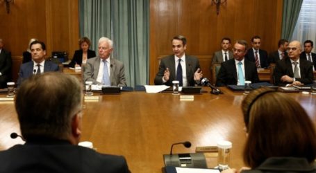 Αυστηρό μήνυμα Κυριάκου στους υπουργούς για τις συνεχείς εξαγγελίες