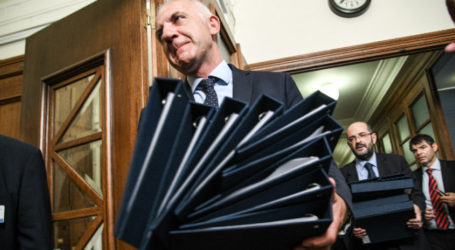 Το Μαξίμου ετοιμάζει τους νέους μπλε φακέλους – Αυστηρή τήρηση χρονοδιαγραμμάτων από Μητσοτάκη