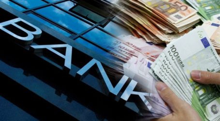 Κατά 1 δισ. ευρώ τον μήνα αυξάνονται οι καταθέσεις