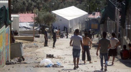 «Βόμβα» έτοιμη να εκραγεί η Μόρια: Σοβαρά επεισόδια με πέτρες και δακρυγόνα – Ασυνόδευτα ανήλικα ζητούν να φύγουν