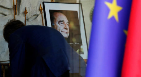 Λαϊκό προσκύνημα για τον πρώην πρόεδρο Ζακ Σιράκ στο Παρίσι