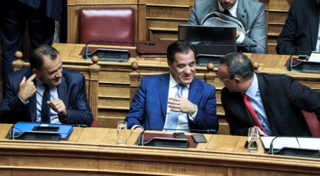 Πειθαρχικές ποινές στους δημοσίους υπαλλήλους που κρατούν στα συρτάρια τους, επενδύσεις