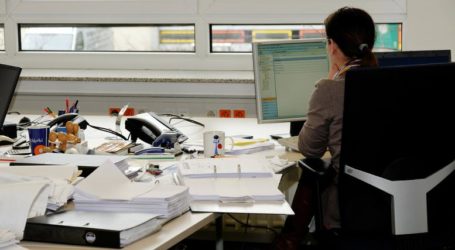 Νέα έρευνα της ΓΣΕΕ: Aπό το brain drain στο brain waste – Πρωτιά σε άνεργους πτυχιούχους