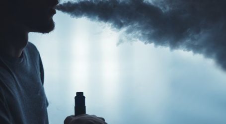 Τι πραγματικά συμβαίνει με το ηλεκτρονικό τσιγάρο; Δύο Έλληνες Καθηγητές Πνευμονολογίας απαντούν