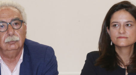 Η Κεραμέως επαναφέρει την αριστεία στα σχολεία και στον ΣΥΡΙΖΑ ωρύονται: «Σκοταδισμός!»