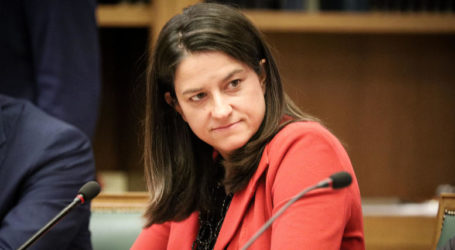 Κεραμέως: «Ο καλύτερος μαθητής θα σηκώνει τη σημαία»