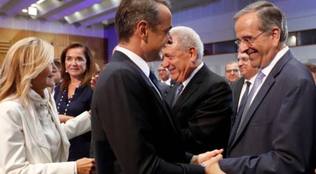 Βγήκαν τα «μαχαίρια» στη ΝΔ: Έξαλλος ο Σαμαράς με τον Μητσοτάκη