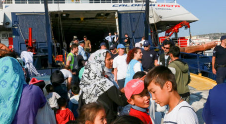 Οι πρώτοι πρόσφυγες από τη Λέσβο στη Β.Ελλάδα -Και δεύτερο πλοίο στο νησί, συνεχίζεται η αποσυμφόρηση