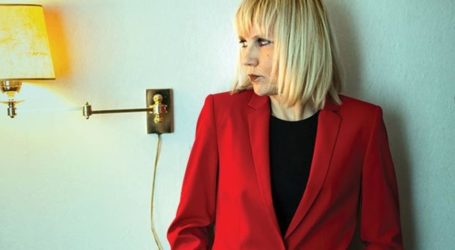 Επιμένει η Σώτη Τριανταφύλλου στα περί κατάργησης της αργίας στις 17 Νοέμβρη – «Είναι σαν την ημέρα των τριών Ιεραρχών»