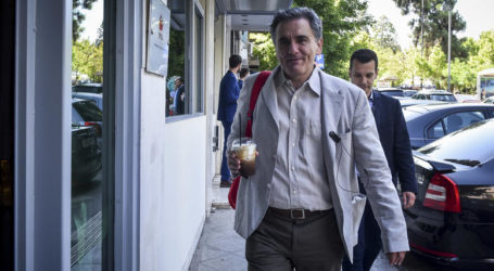 Τσακαλωτος: «Η πρόωρη αποπληρωμή του ΔΝΤ είχε δρομολογηθεί από τον ΣΥΡΙΖΑ»