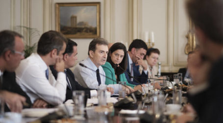 Πρόσληψη 400 υπαλλήλων στην υπηρεσία ασύλου – Τι ανακοίνωσε ο Χρυσοχοΐδης