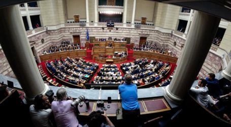 Ανατροπή στο άρθρο 54 για ψήφο κατοίκων εξωτερικού- Καταψηφίζει ο ΣΥΡΙΖΑ – Μαίνεται το θρίλερ του εκτελεστικού νόμου