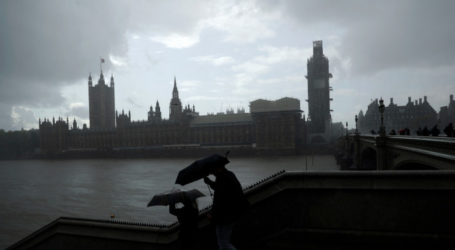 Πρόβλεψη-σοκ για τη βρετανική οικονομία: Το άτακτο Brexit θα ωθήσει το χρέος στα επίπεδα της δεκαετίας του 1960