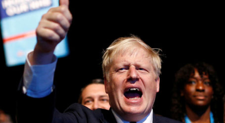 O Τζόνσον ζητά από την ΕΕ να αποκλείσει νέα αναβολή του Brexit