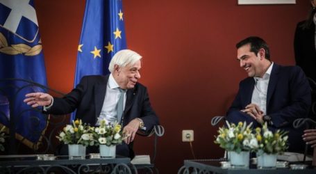 Ο ΣΥΡΙΖΑ επιμένει ως το τέλος στην πρότασή του για τον Προκόπη Παυλόπουλο