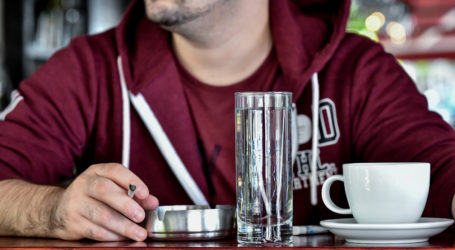 Έκπληξη Κικίλια για αντικαπνιστικό: Θα επιδοτήσουμε μέχρι και… θερμάστρες για τις καφετέριες