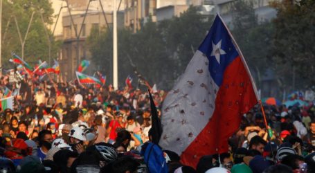 «Βράζει» η Χιλή: Νέα βίαια επεισόδια, λεηλασίες και εμπρησμοί – Βίντεο