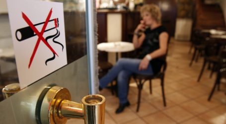 Ο Μητσοτάκης παίρνει πάνω του την αντικαπνιστική εκστρατεία – Ποιά πρόστιμα προβλέπονται