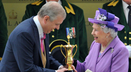 Πρίγκιπας Άντριου: Η πτώση του «αγαπημένου γιου» της βασίλισσας