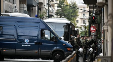 Μια προσαγωγή στην εκκένωση κατάληψης στα Εξάρχεια – Πάνω από 100 αλλοδαποί διέμεναν στο κτίριο