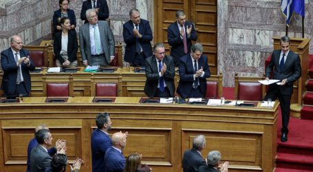 Φορολογικό νομοσχέδιο: Ελαφρύνσεις σε νοικοκυριά και επιχειρήσεις, κίνητρα για επενδύσεις – Σε ποια είδη μειώνεται ο ΦΠΑ