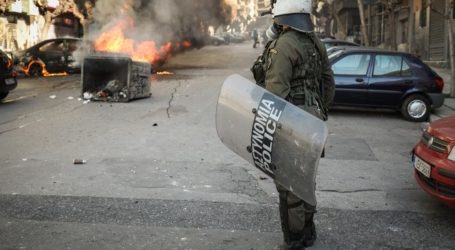 Εξάρχεια: Ηγετικό στέλεχος του “Ρουβίκωνα” ο συλληφθείς για την επίθεση στους αστυνομικούς