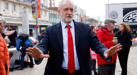 Ο Τζέρεμι Κόρμπιν μειώνει τη διαφορά από τον Τζόνσον