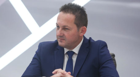 Πέτσας: Στις πιο ευάλωτες κοινωνικές ομάδες το κοινωνικό μέρισμα