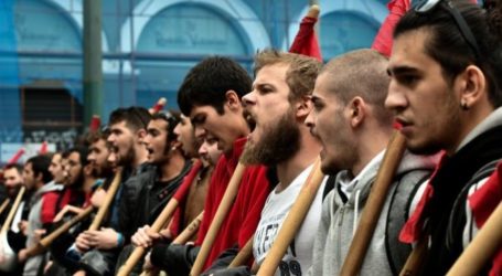 Πολυτεχνείο: Κορυφώνονται οι εκδηλώσεις για τον εορτασμό της 46ης επετείου – Ευτράπελα με την αιματοβαμμένη σημαία