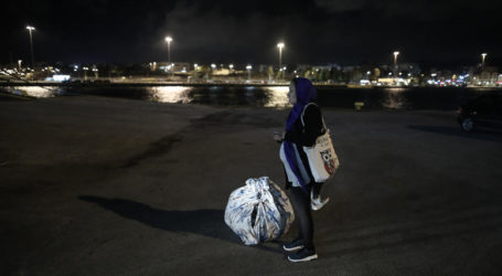 Διαμαρτυρία στη Νάουσα κατά προσφύγων, άλλοι 155 στον Πειραιά