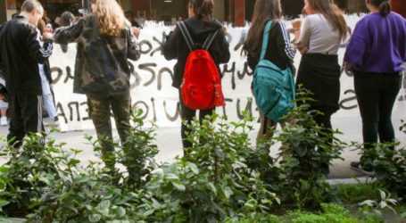 Κορονοϊός – Προειδοποίηση Γώγου: Στους εφήβους άνω των 12 η μεταδοτικότητα είναι παρόμοια με των ενηλίκων