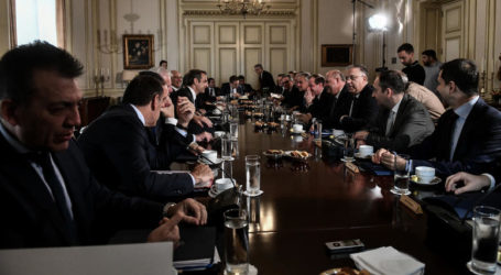 Οι υπουργοί στο σκάνερ Μητσοτάκη και ο αντικαπνιστικός του Μαξίμου