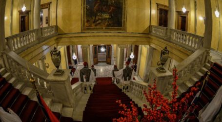 Τι περιμένουν Μητσοτάκης και Τσίπρας για να ανοίξουν τα χαρτιά τους για τον ΠτΔ – «Βαρόμετρο» η στάση της Γεννηματά