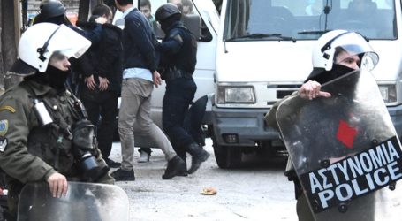 Εκκενώθηκαν τρεις καταλήψεις στην Αθήνα: Συλλήψεις μετά την ένταση στο Κουκάκι