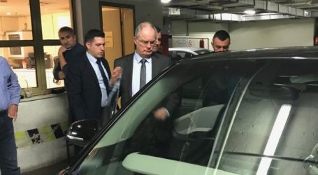 Ο Πρόεδρος του Κοινοβουλίου εγκαινίασε με test drive τα ηλεκτρικά αυτοκίνητα