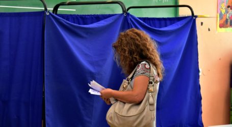 Γκάλοπ Opinion Poll: Στο συν 17 η ΝΔ, όχι στις πρόωρες, αγκάθι το προσφυγικό