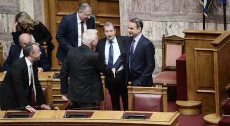 Η Κατερίνα Σακελλαροπούλου πρώτη γυναίκα Πρόεδρος της Δημοκρατίας με 261 ψήφους