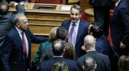 Τελεσίγραφο Μητσοτάκη για τροπολογία: Όποιος δεν ψηφίσει, διαγράφεται