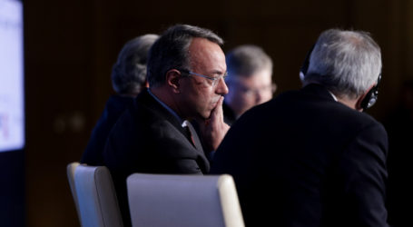 Σταϊκούρας: «Επικεντρωνόμαστε στη μείωση της φορολογίας σε νοικοκυριά και επιχειρήσεις»
