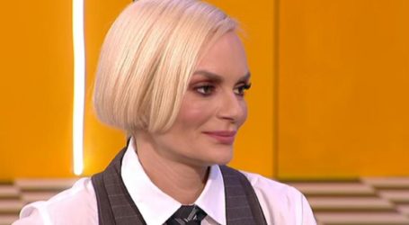 Έλενα Χριστοπούλου: Ιconic εμφάνιση στον Μουτσινά -Αποκαλύψεις